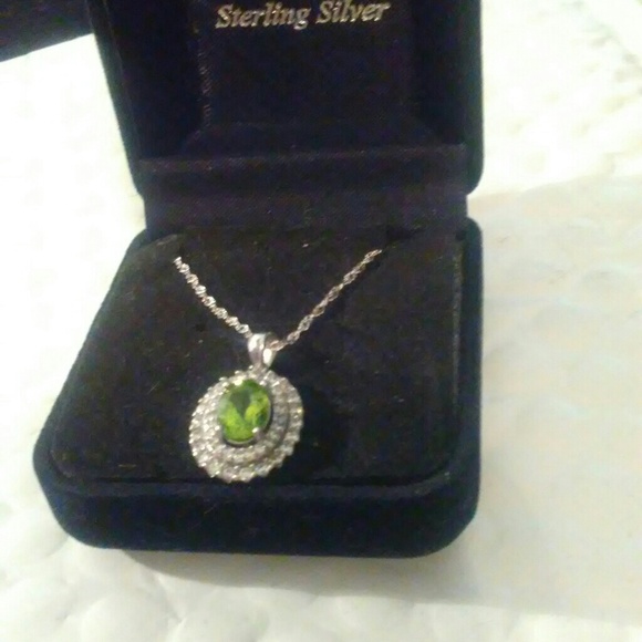 Silver necklaces - Picture 1 of 4